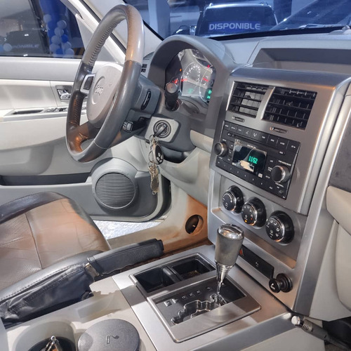 Imagen 8 de 13 de Jeep Cherokee Kk 4x2 Año 2008