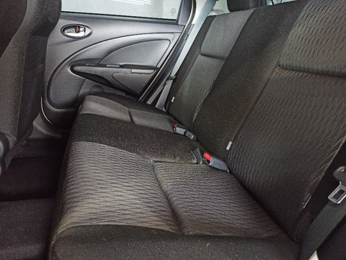 Toyota Etios Hatch X Plus 1.5 (aut) (flex)