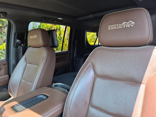 Chevrolet Suburban 6.2 V8 High Country At
