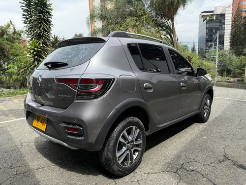 Renault Stepway 1.6 Intense Automática