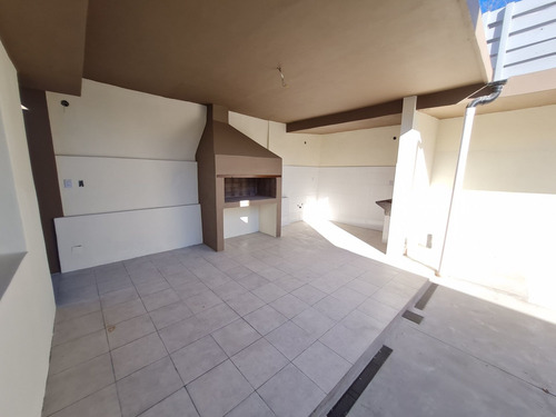 Imagen 27 de 30 de Casa Centrica En Venta En Avellaneda