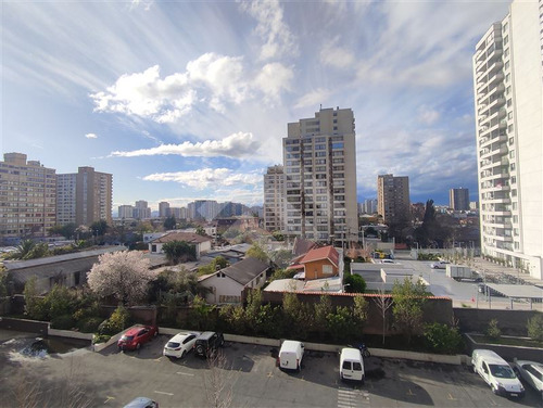 Departamento En Venta De 1 Dorm. En San Miguel