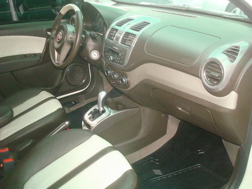 Fiat Gran Siena Essence 1.6 Dualogic 4p 2015