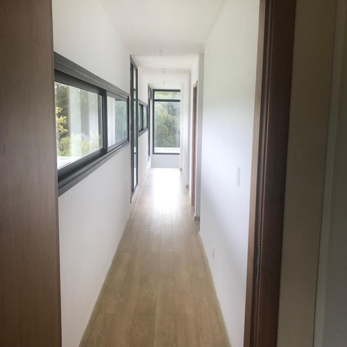 Imagen 11 de 27 de Casa En Venta Ambientes Amplios, 3 Dormitorios + Servicio. 310 M2 + Terreno. Vale La Pena Coordinar Visita!