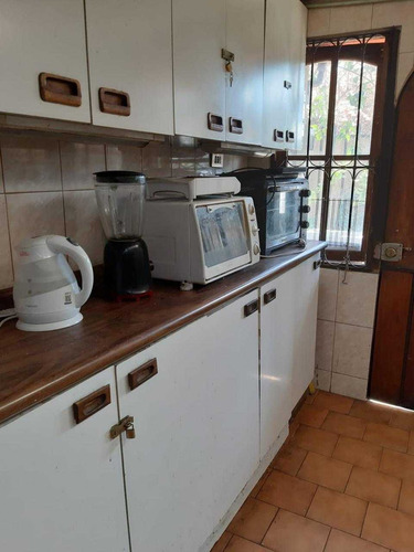 Amplia Casa 215 M2,10 Dormitorios Uso Cpmerci (86807)