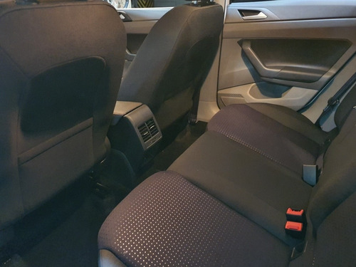 Imagen 5 de 13 de Volkswagen Virtus Comfortline Mecánico