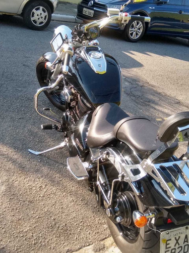 Suzuki Boulevard M800