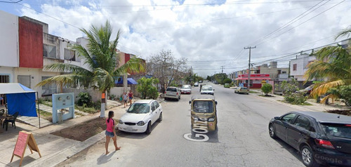 Bonita Casa Economica De Remate Bancario Cerca De La Playa En Cancun. -ijmo3