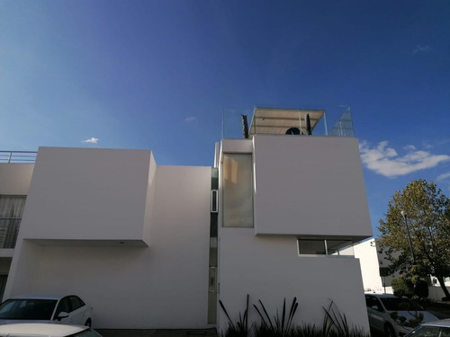 Vendo Casa En Zen House I, 3 Niveles, Roof Garden, Oficina, 