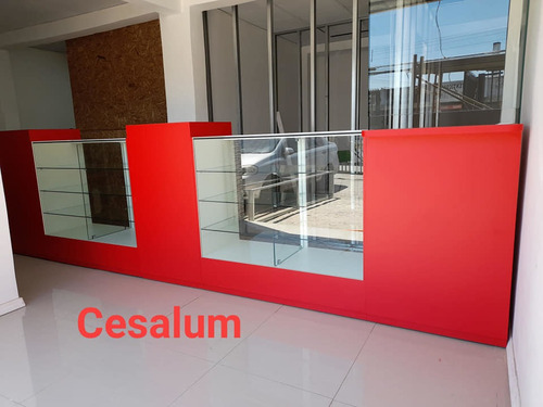 Imagen 7 de 10 de Fabricación De Vitrinas Y Muebles Comerciales A Medida