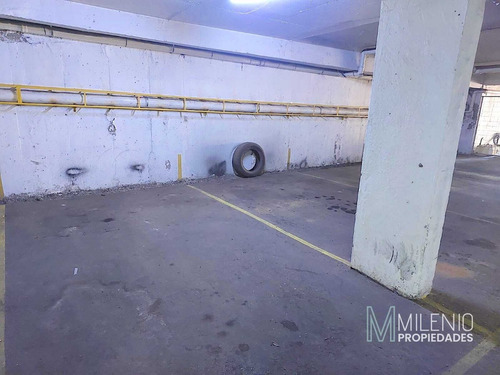 Dos Estacionamientos En Conjunto, La Dehesa