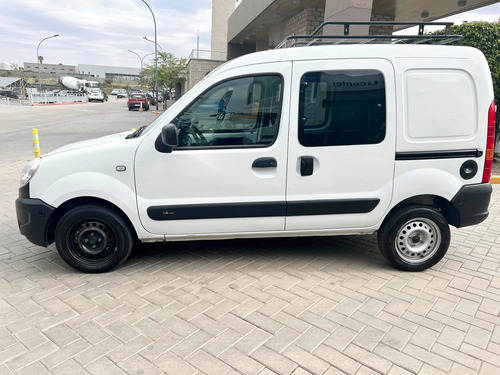 Imagen 14 de 20 de Renault Kangoo 2016 1.6 Furgon Ph3 Confort 5as Lc