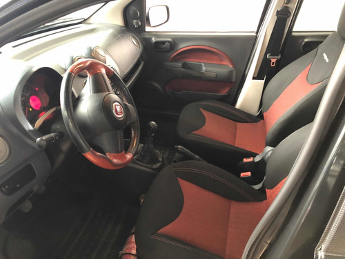Fiat Uno 1.4 Sporting Flex 5p 2012