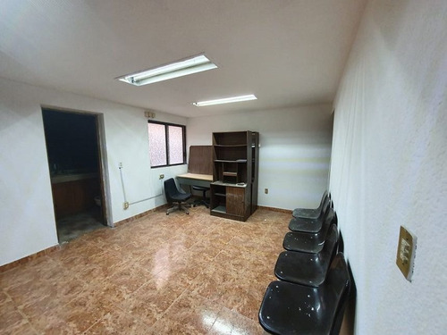 Imagen 4 de 9 de Edificio Comercial En 3 Niveles, Ubicado A 1 Cuadra De Calza