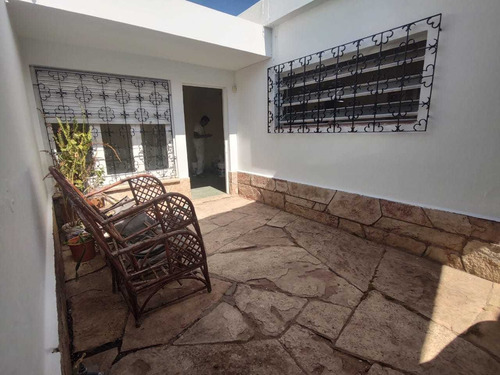 Imagen 2 de 10 de Villa Corina - Luis Vernet 2168 - Casa En Venta