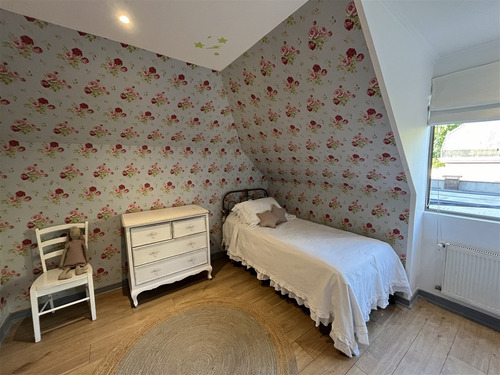 Casa En Arriendo De 5 Dorm. En Lo Barnechea