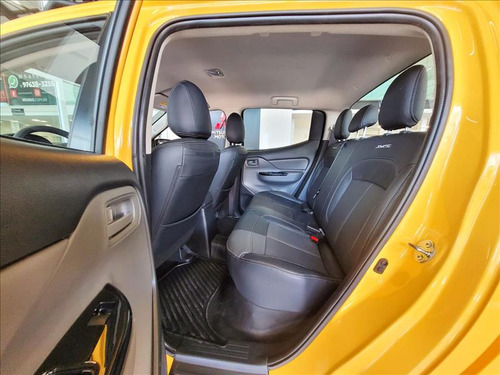 Mitsubishi L200 Triton 2.4 16v Turbo Diesel Savana Gls cd 4x4 Automático