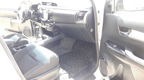 Toyota Hilux 2.8 Cd Srv 177cv 4x4 2017