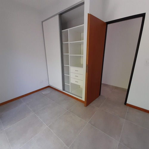 Imagen 7 de 14 de Venta Excelente Departamento De 3 Ambientes Patio Terraza Cochera A Estrenar Castelar