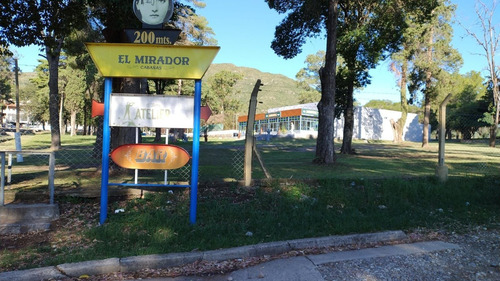 Imagen 7 de 23 de Local Comercial En Venta En La Falda