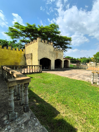 Casa En Venta Tipo Posada Estilo Medieval En Safari. (hg)