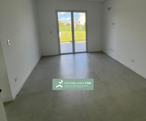 Casa Con Pileta En Venta En Barrio Puerto | El Cantón - Financiación - 3 Dormitorios - Pérgola Cubierta
