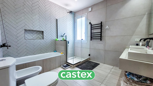 Casa En Venta En El Canton Golf