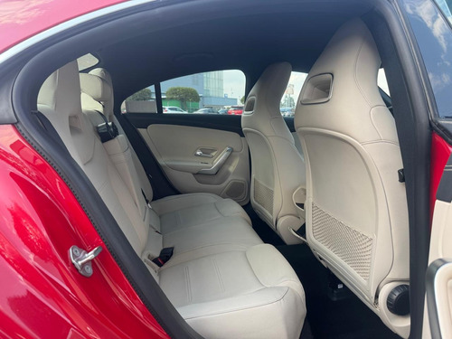 Mercedes-Benz Clase CLA 1.6 200 Cgi Progressive At