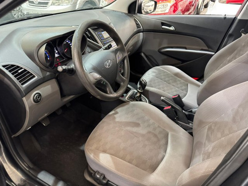 Hyundai HB20S HB20S 1.6 COMFORT PLUS 16V FLEX 4P MANUAL