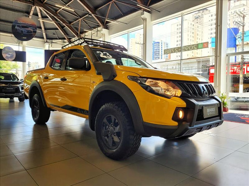 Mitsubishi L200 Triton 2.4 16v Turbo Diesel Savana Gls cd 4x4 Automático