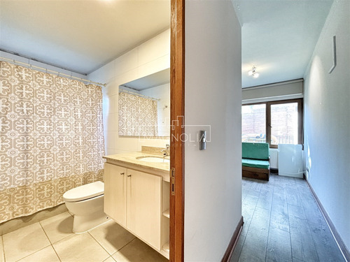 Casa En Venta De 6 Dorm. En Colina