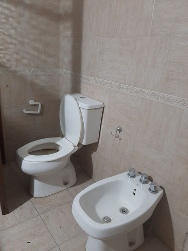 Imagen 11 de 16 de Casa Céntrica Con Jardín.