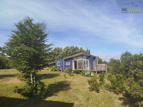Casa Con Vista Al Mar, 2d Y 1b En Amplio Terreno De 2.500 M2