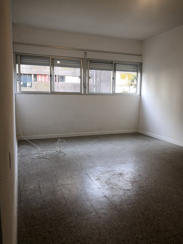 Imagen 5 de 10 de Dueño Vende O Permuta Apartamento Con Renta. Ideal Inversor.