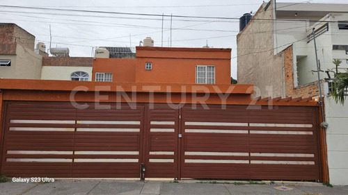 Se Renta Casa En Joaquín Fernánez, Guadalajara