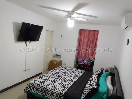 Imagen 10 de 17 de Cómoda Quinta Bifamiliar En Venta - Urb Caurimare - Mls#-22-12709