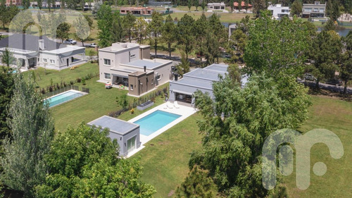 Imagen 22 de 30 de Venta Casa - Club Miralagos