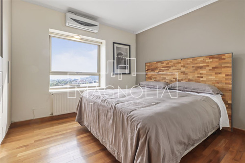 Casa En Arriendo De 6 Dorm. En Las Condes