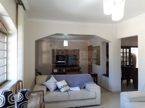 Imagem 1 de 5 de Venda De Casas / Padrão Na Cidade De Araraquara 8770