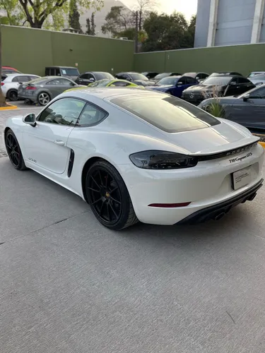 Porsche Cayman 2022