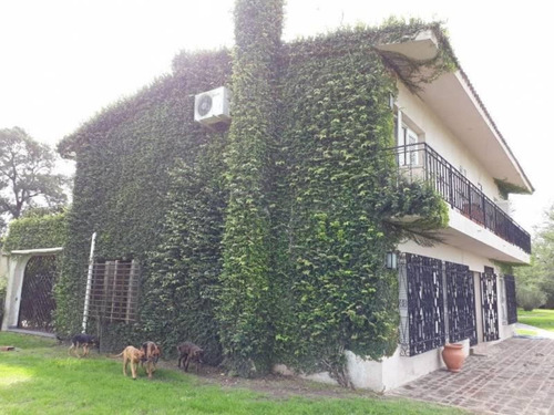 Imagen 24 de 27 de Comoda Casa Quinta De 4 Dormitorios Y 13.000 M2 De Parque Arbolado
