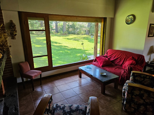 Pinamar: Barrio Golf ¡ideal Inversor! Chalet En Planta Única Sobre Lote De 1384 M2