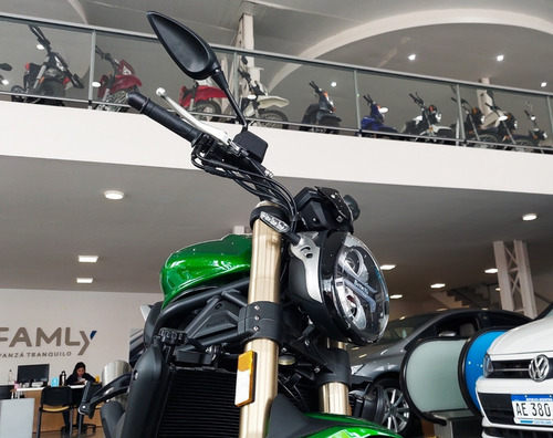 Imagen 14 de 18 de Benelli 752s 0km
