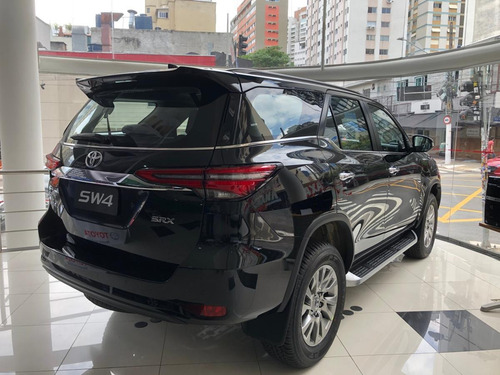 Imagem 5 de 8 de Toyota Hilux Sw4 Srx 4x4 2.8 Tdi 16v Dies. Aut.