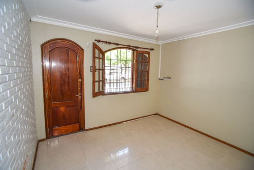 Venta De Casa Macrocentro 3 Dor, 2 Cocheras