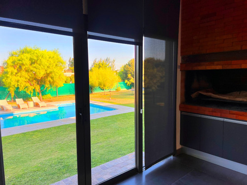 Venta Casa Estación Del Carmen Barrio Cerrado, La Casa