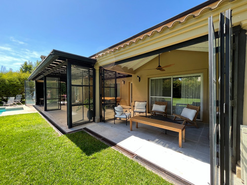 Casa En Venta Barrio Cerrado Saint Matthew´s Pilar.