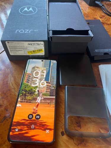 Motorola Razr 40 Gris Mate 256 Gb 8 Gb Ram Igual A Nuevo Gris (Usado)