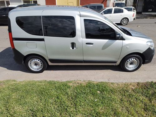 Imagen 6 de 14 de Renault Kangoo 2020 1.5 Furgon Ph3 Confort 5as Lc