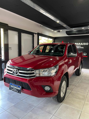 Imagen 5 de 21 de Toyota Hilux 2.8 Cd Srv 177cv 4x4 At